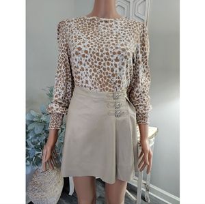 Superdown Jasmine Beige Buckled Pleated Faux Leather A-Line Mini Skirt Sz Medium